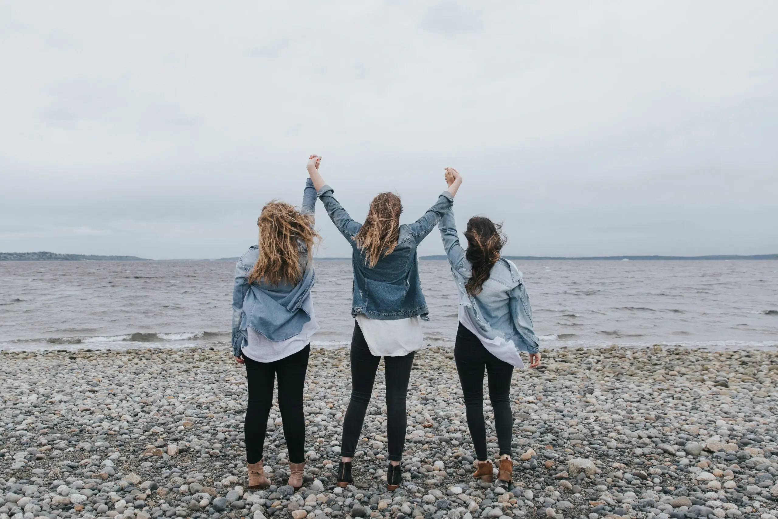 msws3womenbeachraisedarms